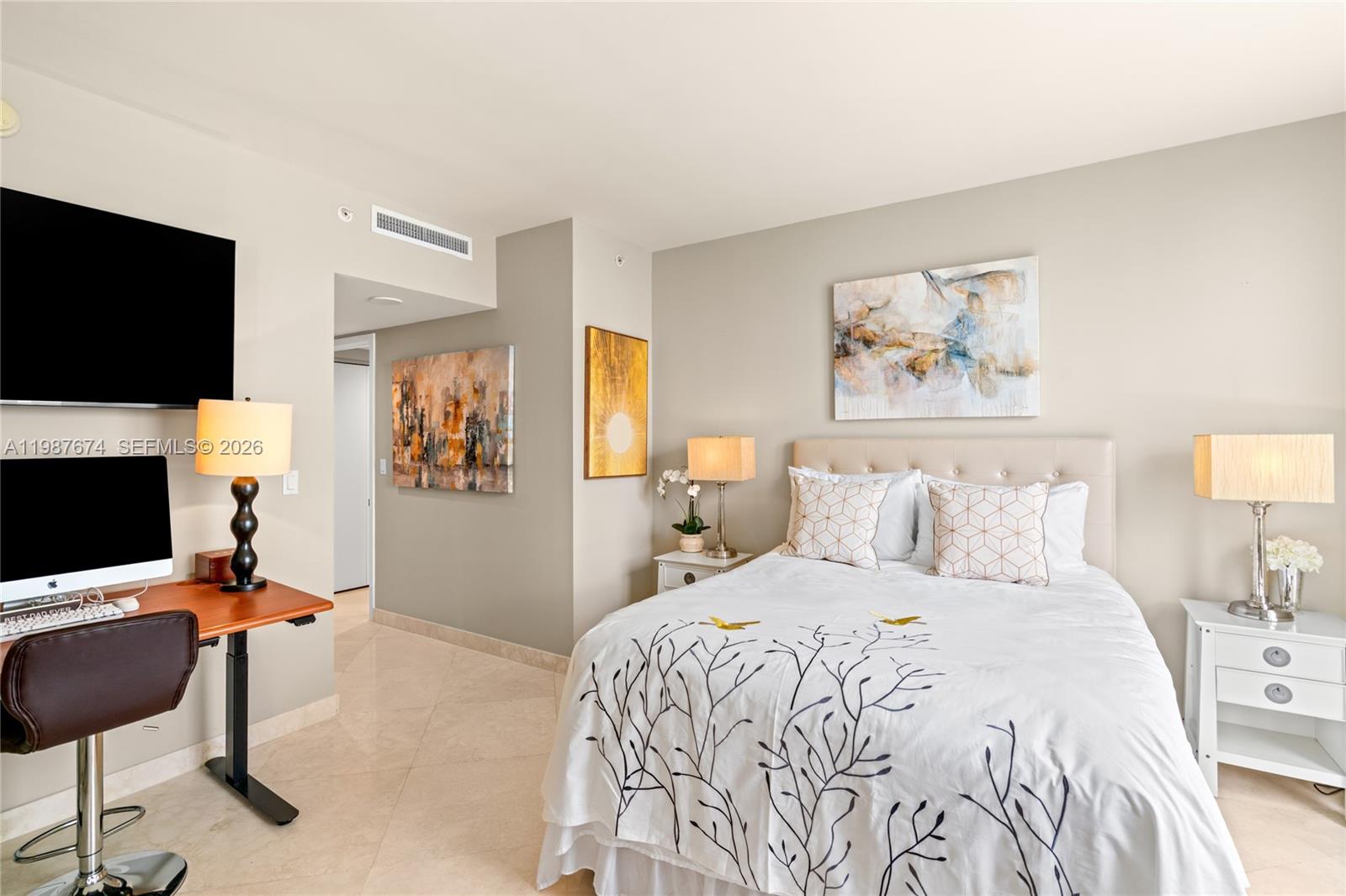 CARBONELL CONDO - Residential