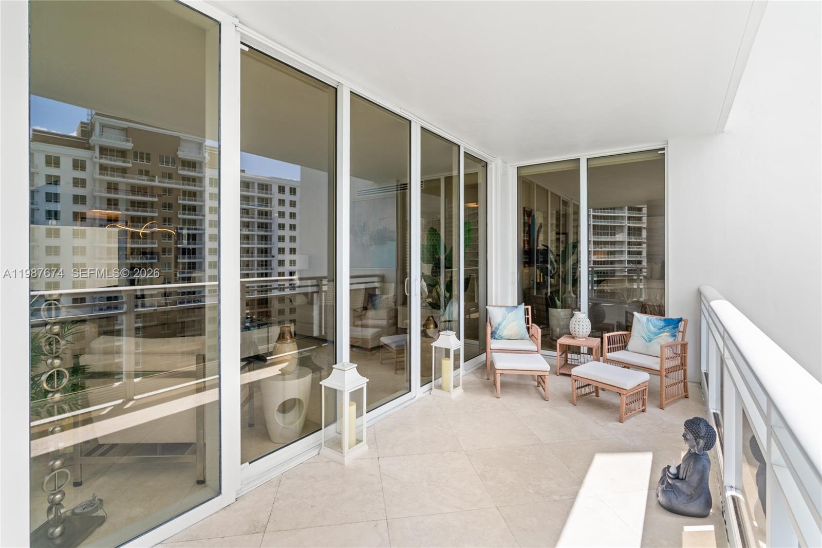 CARBONELL CONDO - Residential