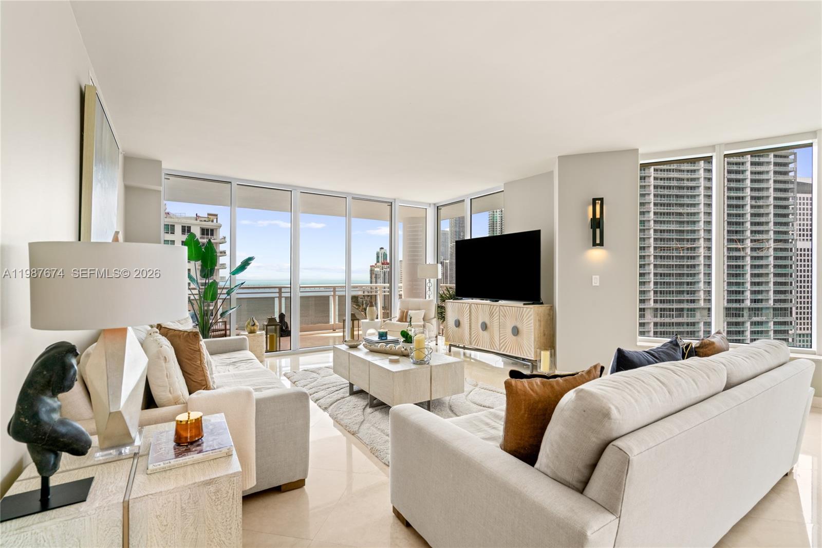 CARBONELL CONDO - Residential