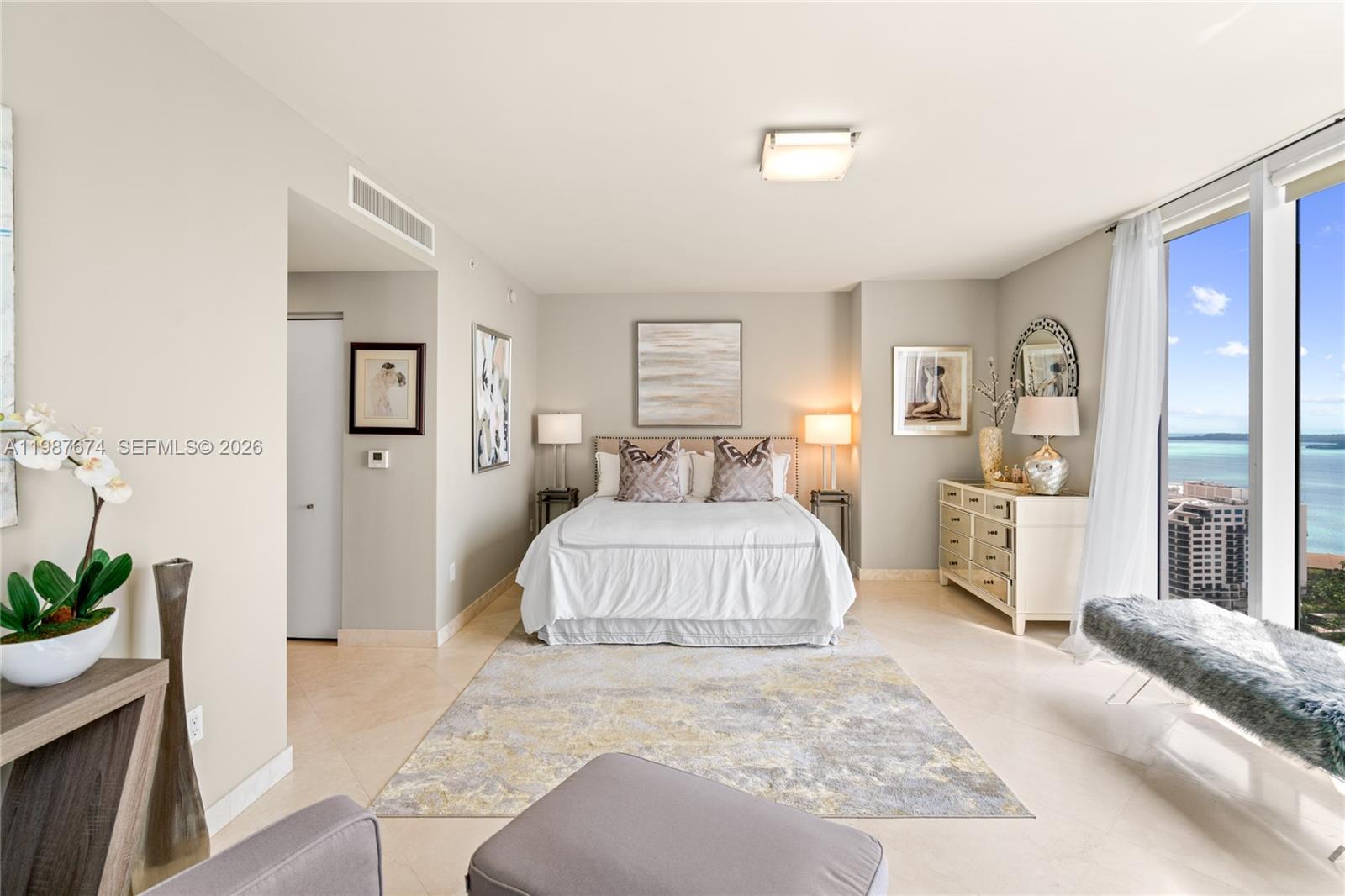 CARBONELL CONDO - Residential