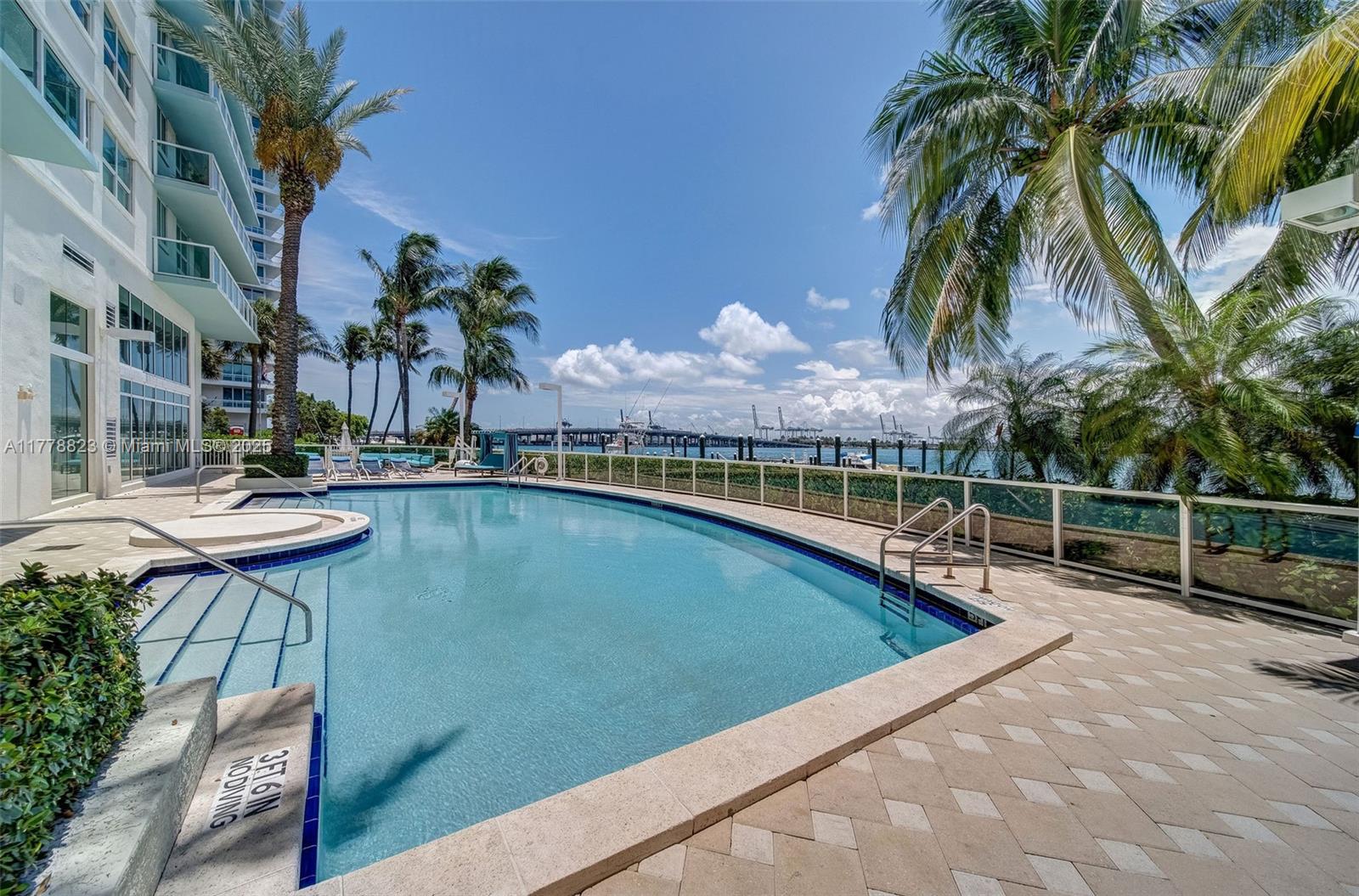 THE FLORIDIAN CONDO - Residential Lease
