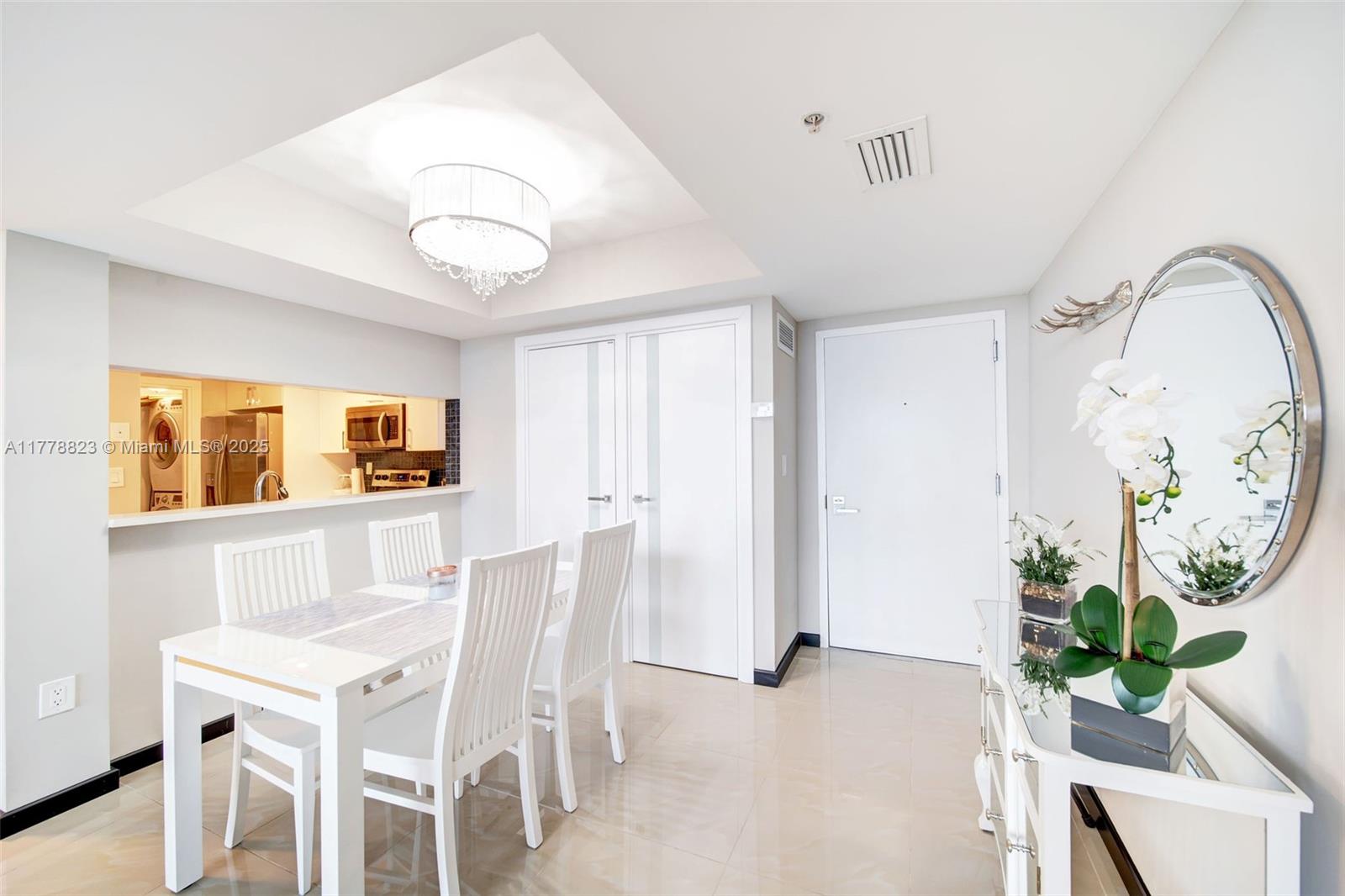 THE FLORIDIAN CONDO - Residential Lease