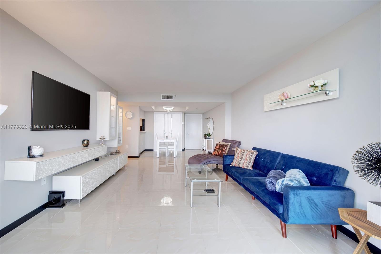THE FLORIDIAN CONDO - Residential Lease