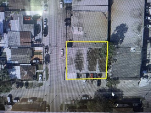 1001 E 43rd St Hialeah FL 33013