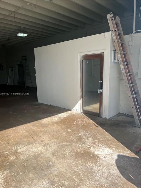 1001 E 43rd St Hialeah FL 33013