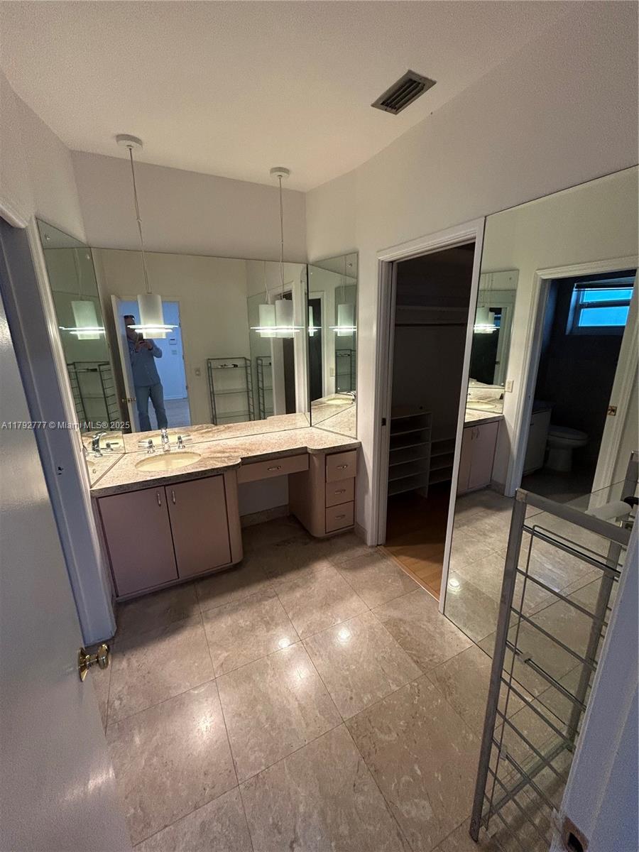 SKY LAKE - Residential