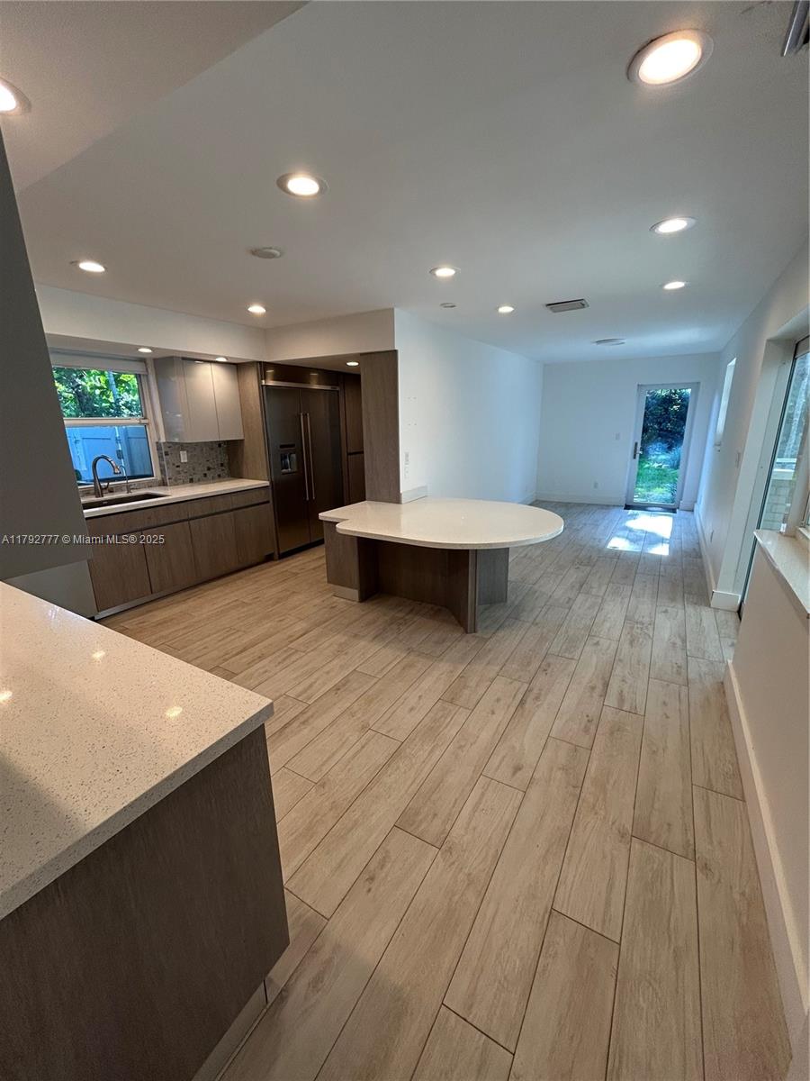 SKY LAKE - Residential