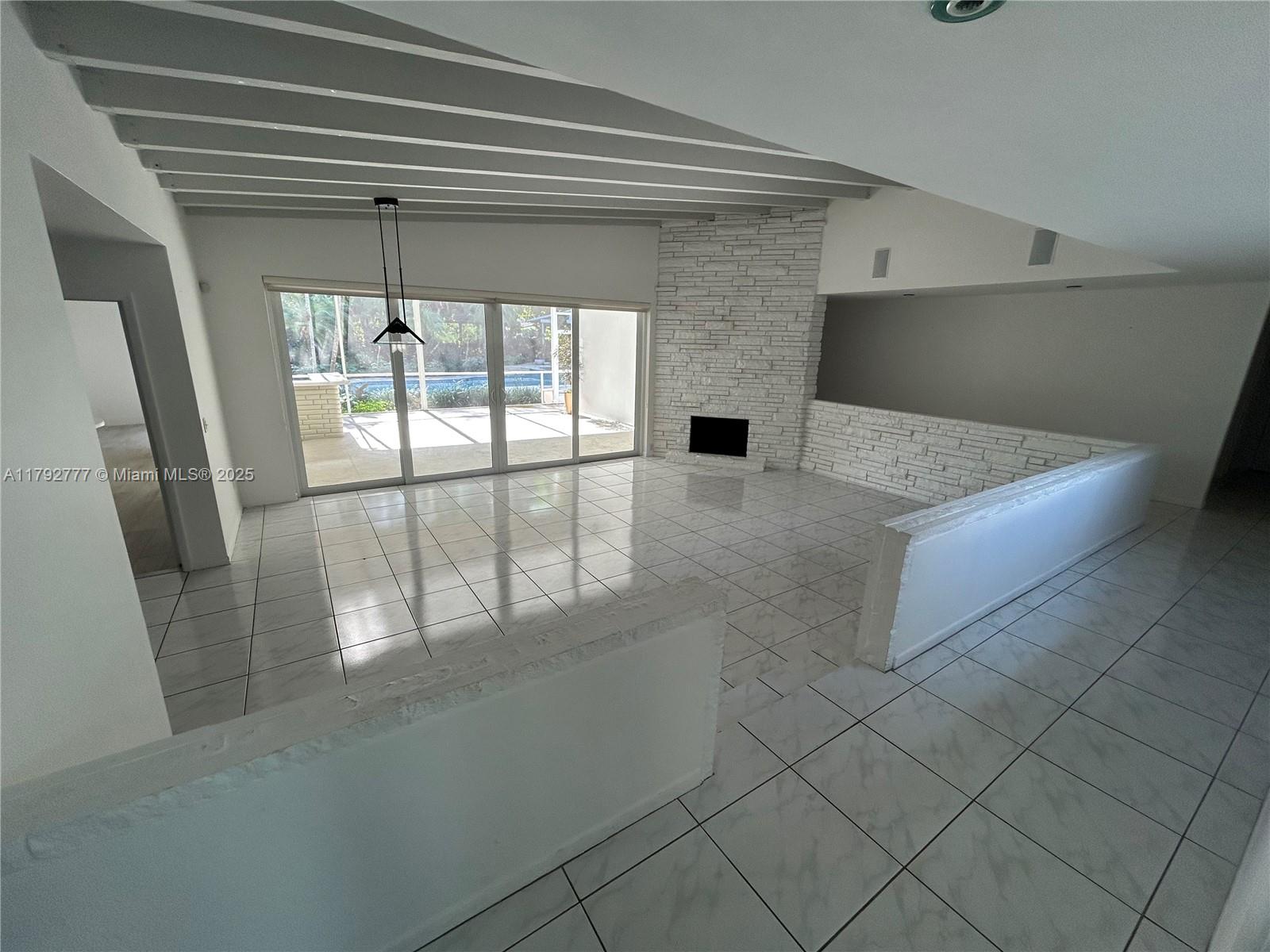 SKY LAKE - Residential