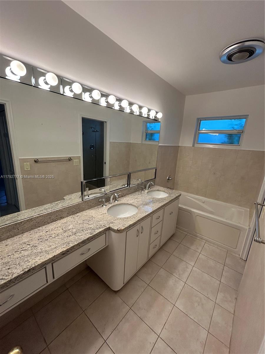 SKY LAKE - Residential