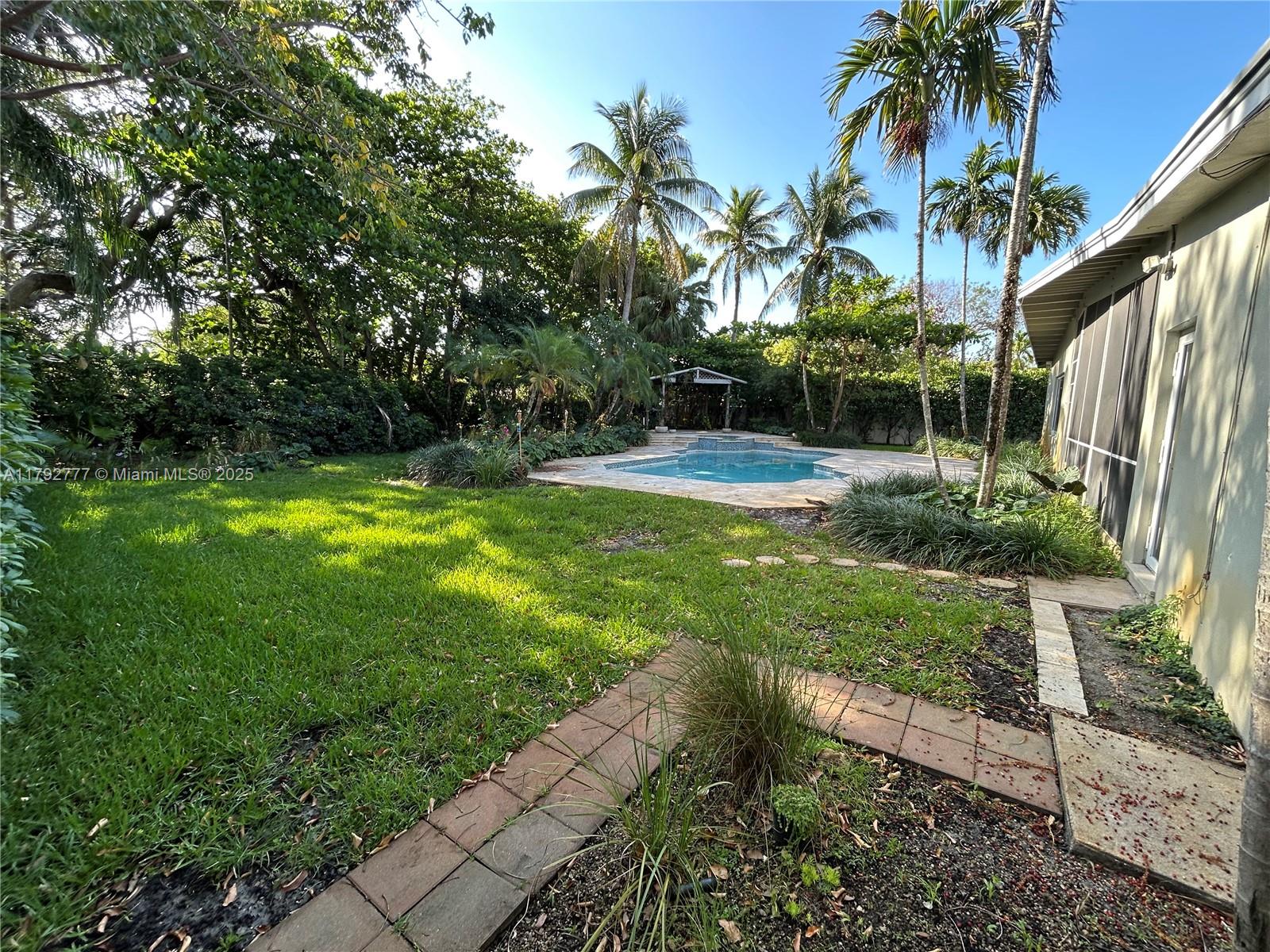 SKY LAKE - Residential