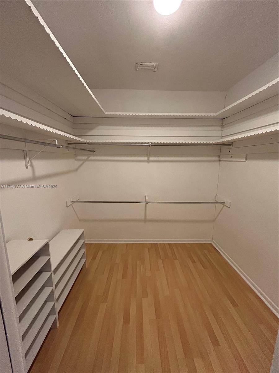 SKY LAKE - Residential