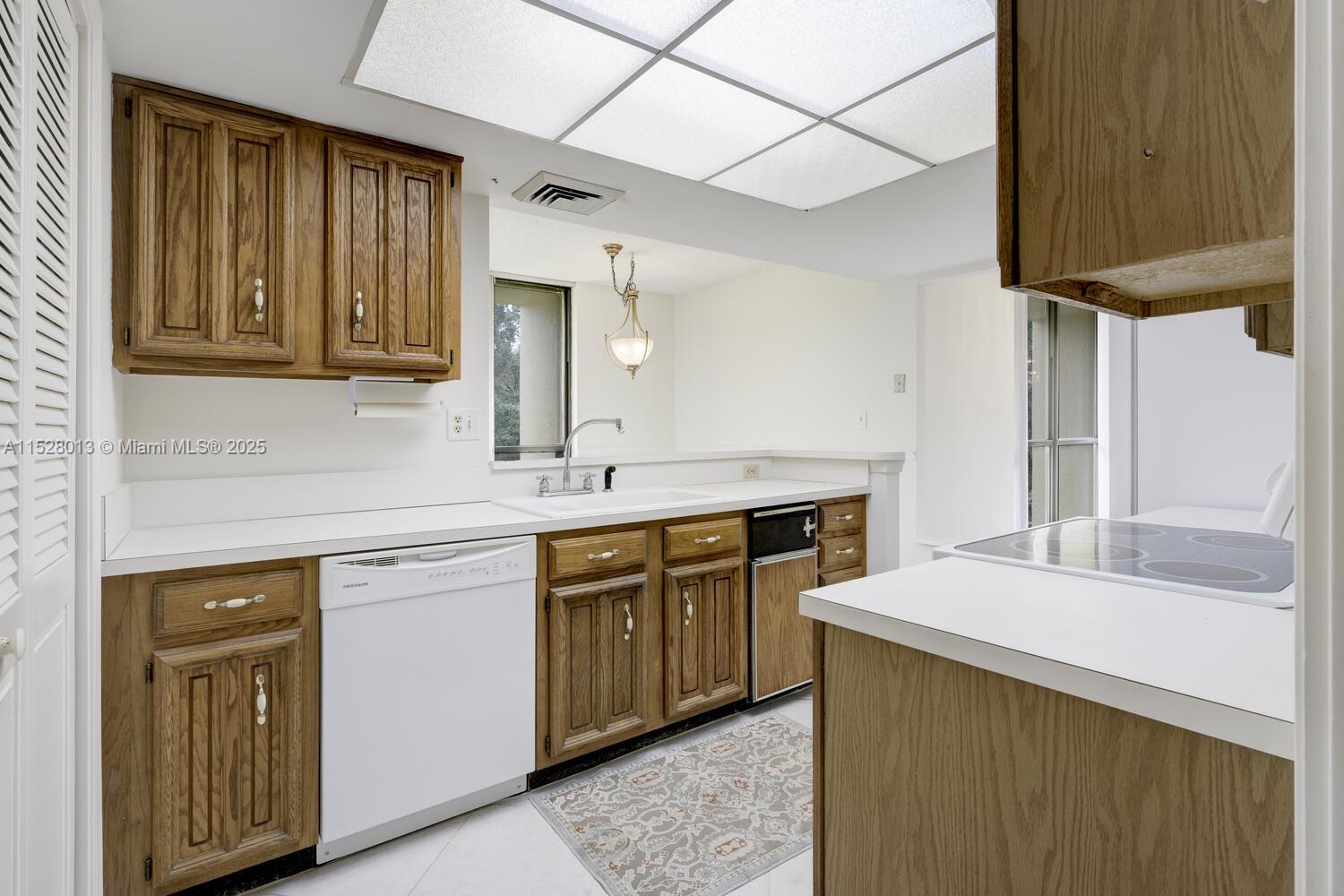 WOODLAND LAKES - Residential