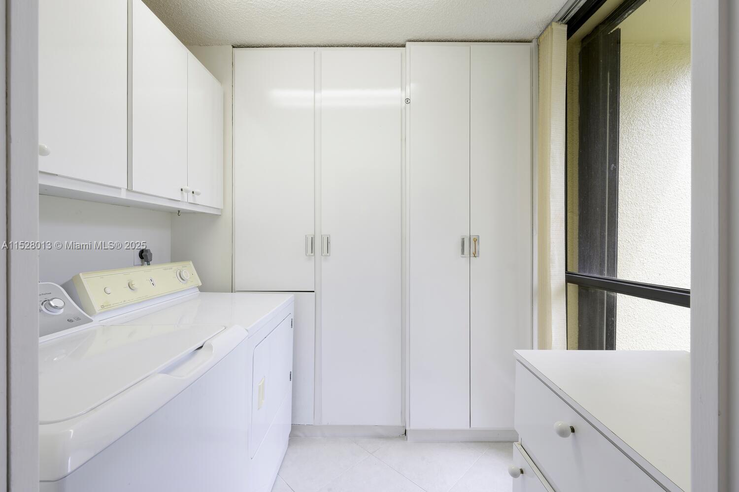 WOODLAND LAKES - Residential