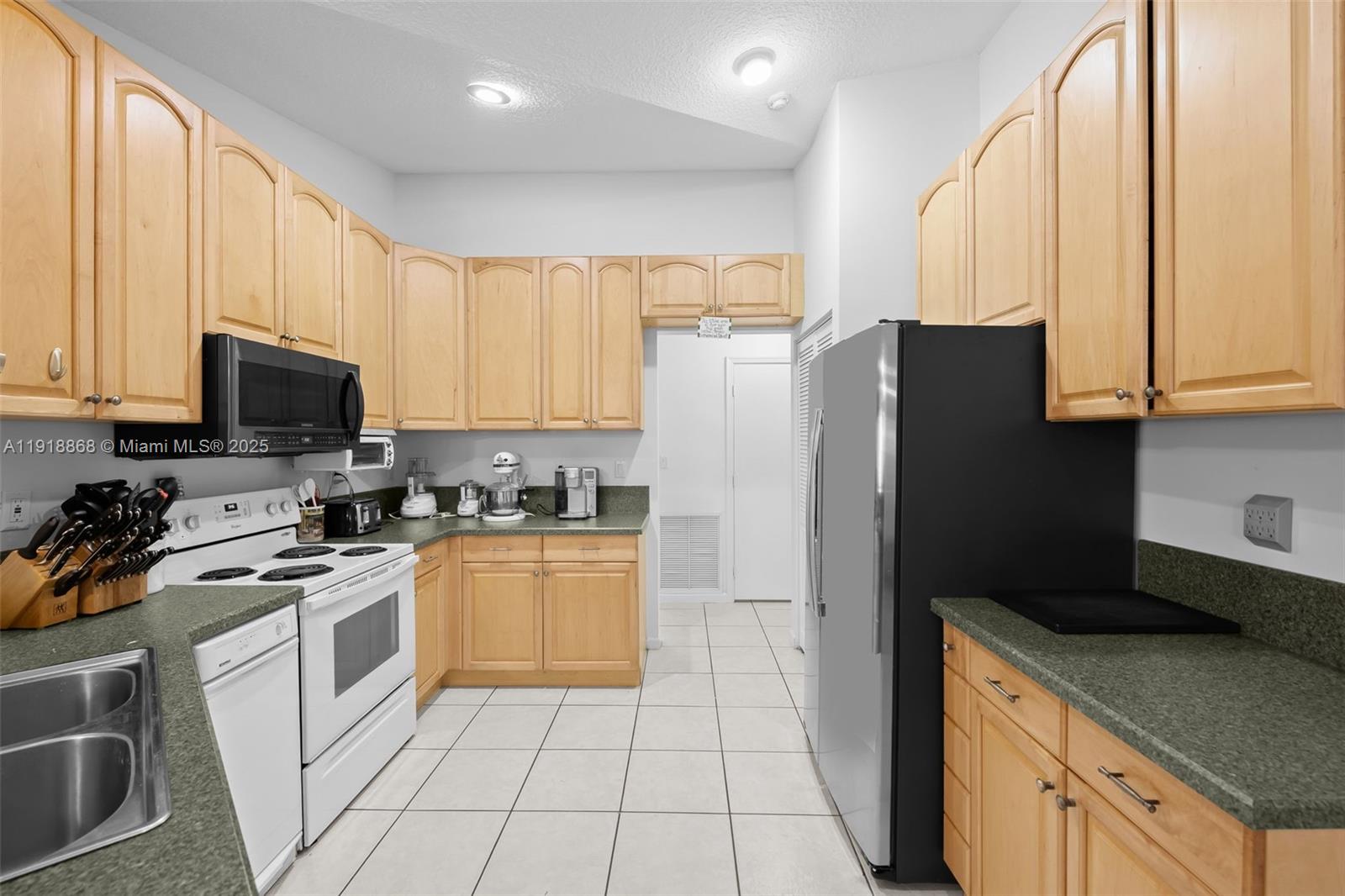 RODEO DRIVE - Residential