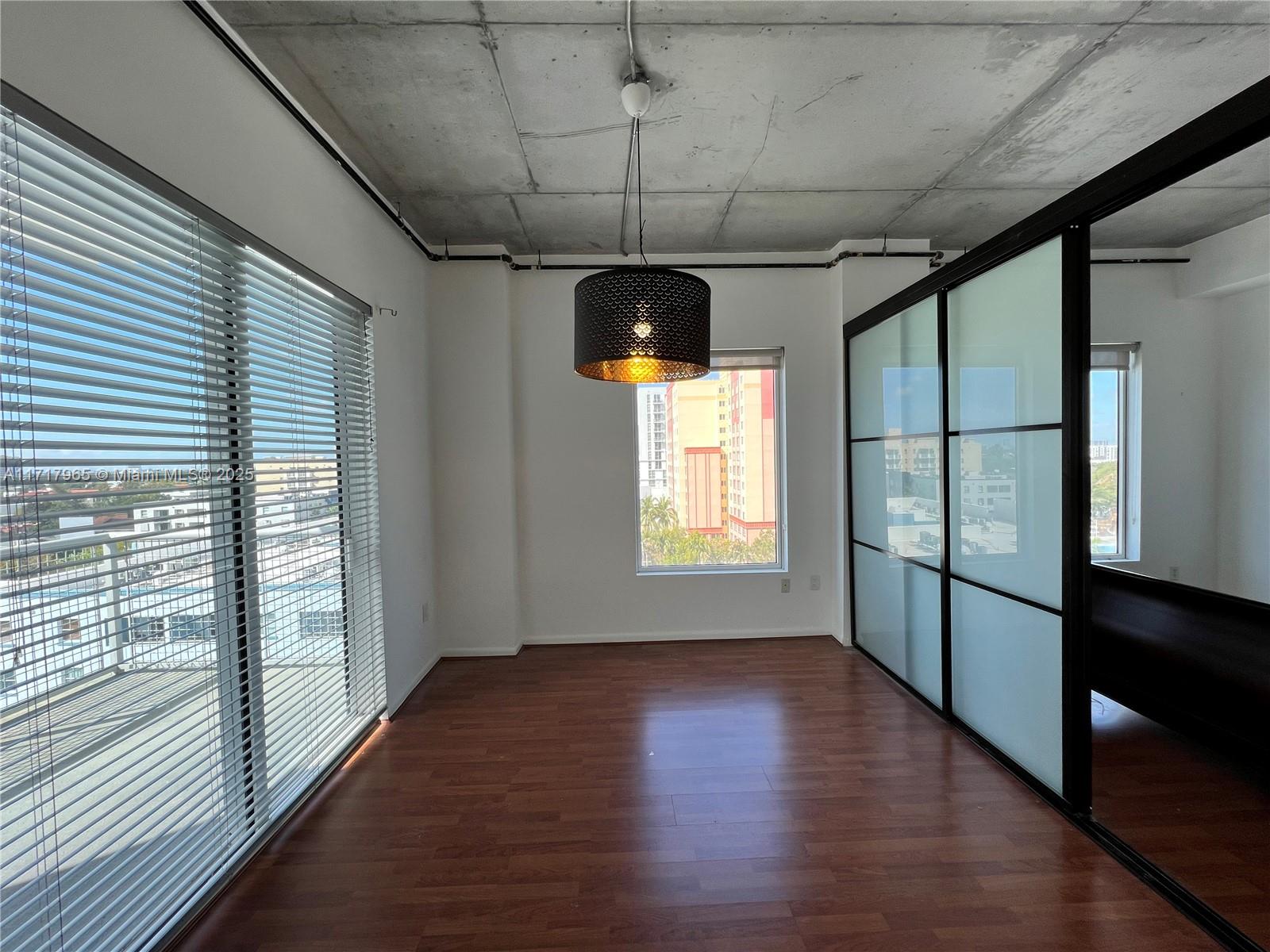 NEO CONDO - Residential