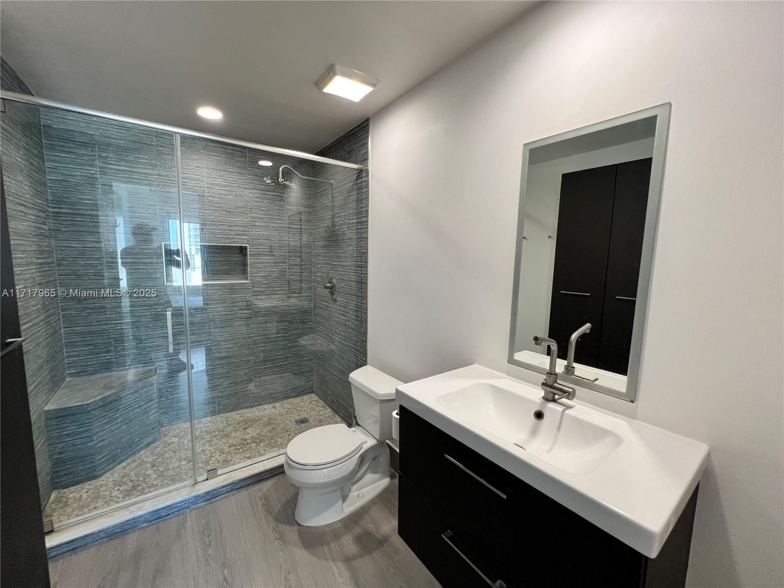 NEO CONDO - Residential