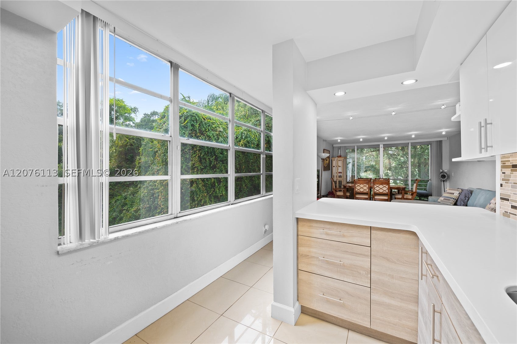 9400 Live Oak Pl