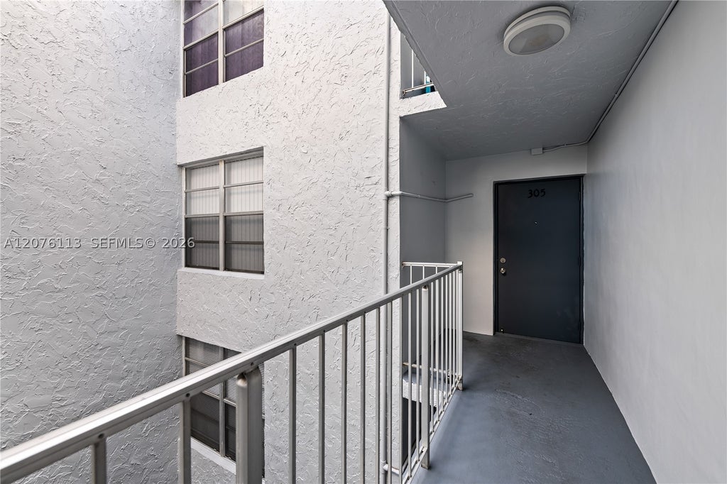 Photo of 9400 Live Oak Pl #305, Davie, FL 33324 (MLS # A12076113)