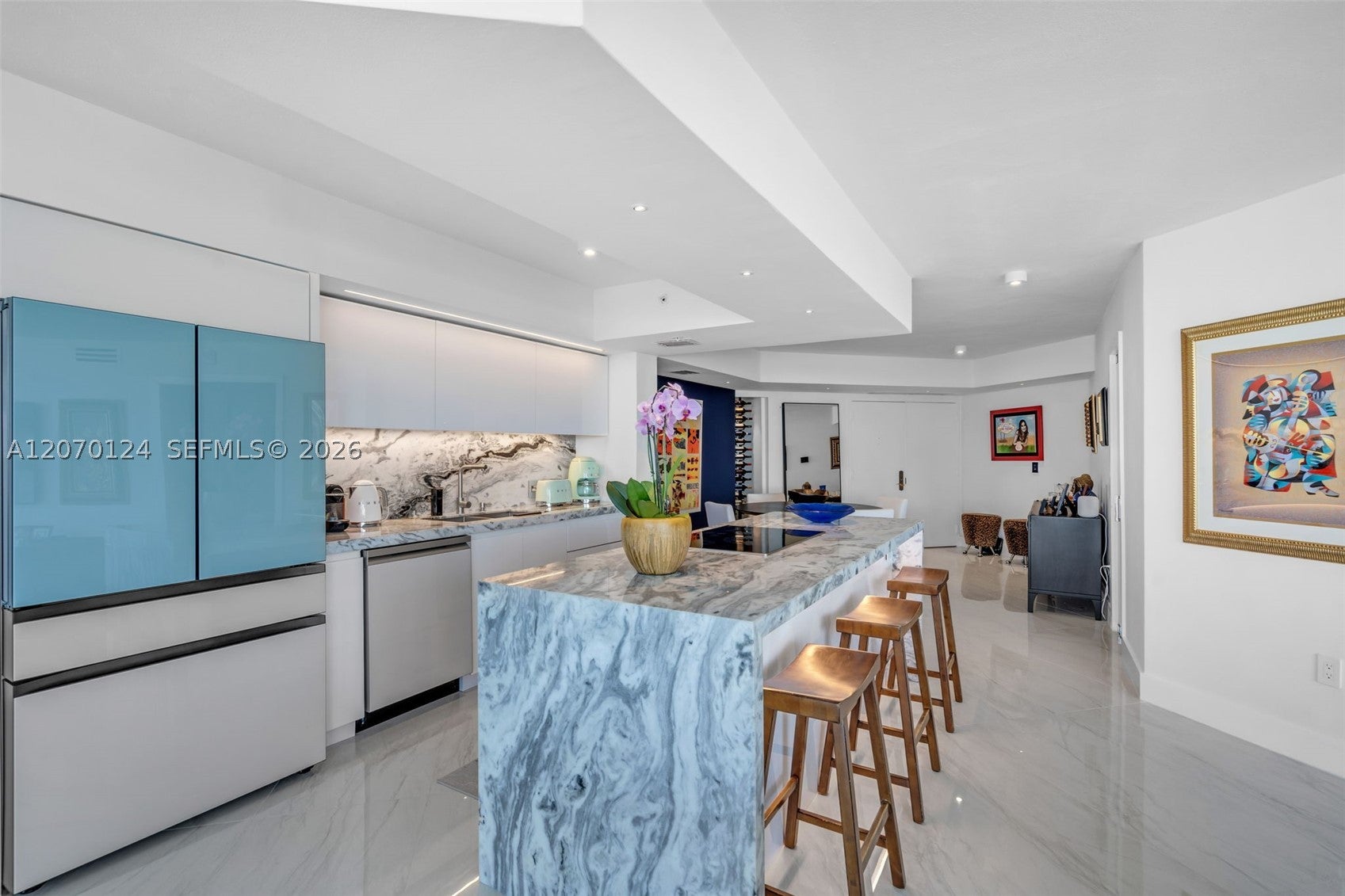 6301 Collins Ave 1207
