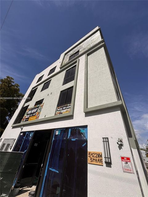 3422 NW 5th Ave 402 Miami FL 33127
