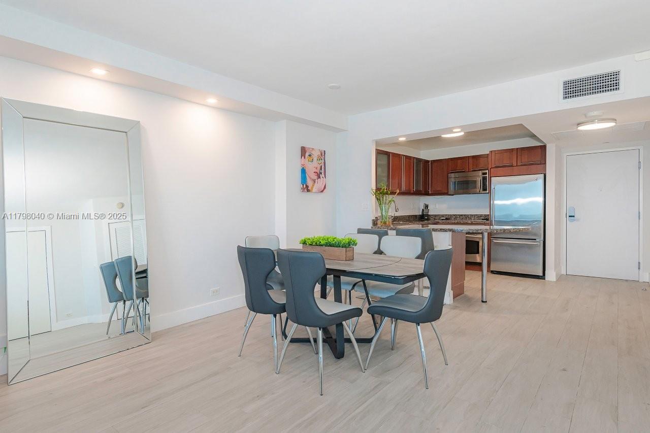 RONEY PALACE CONDO - Residential