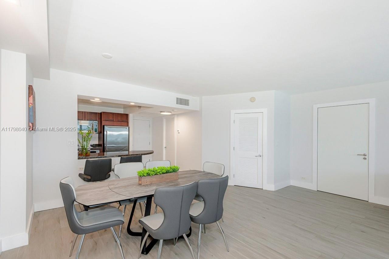 RONEY PALACE CONDO - Residential