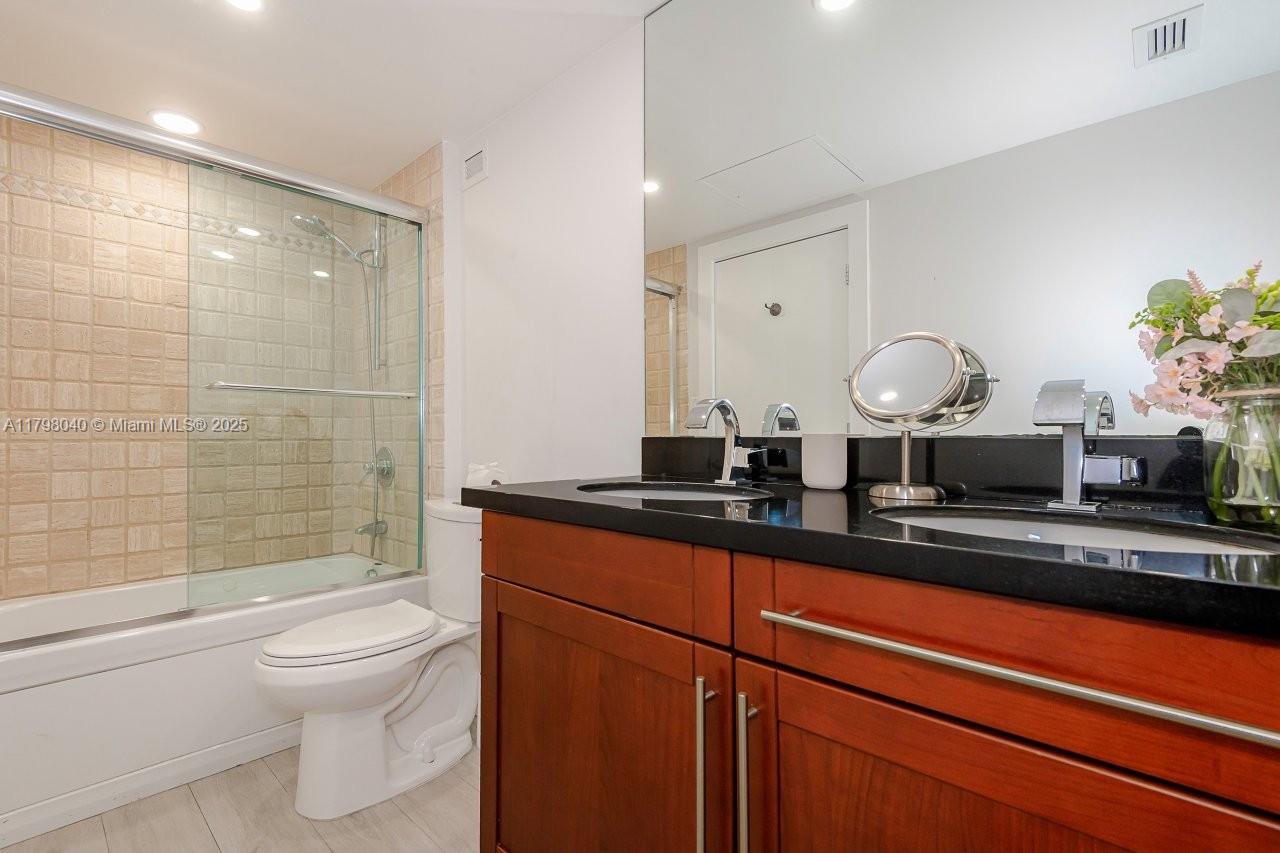 RONEY PALACE CONDO - Residential