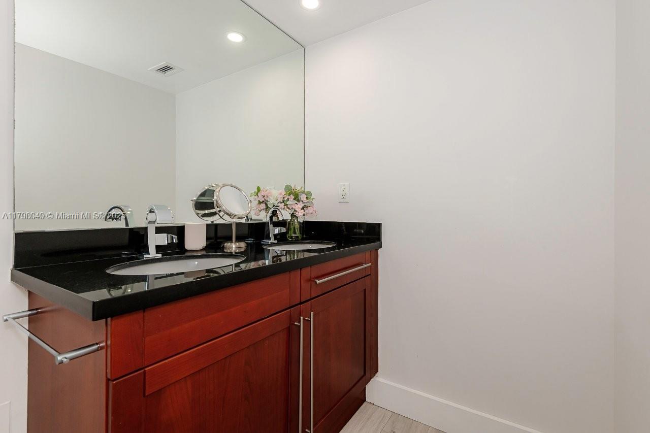 RONEY PALACE CONDO - Residential