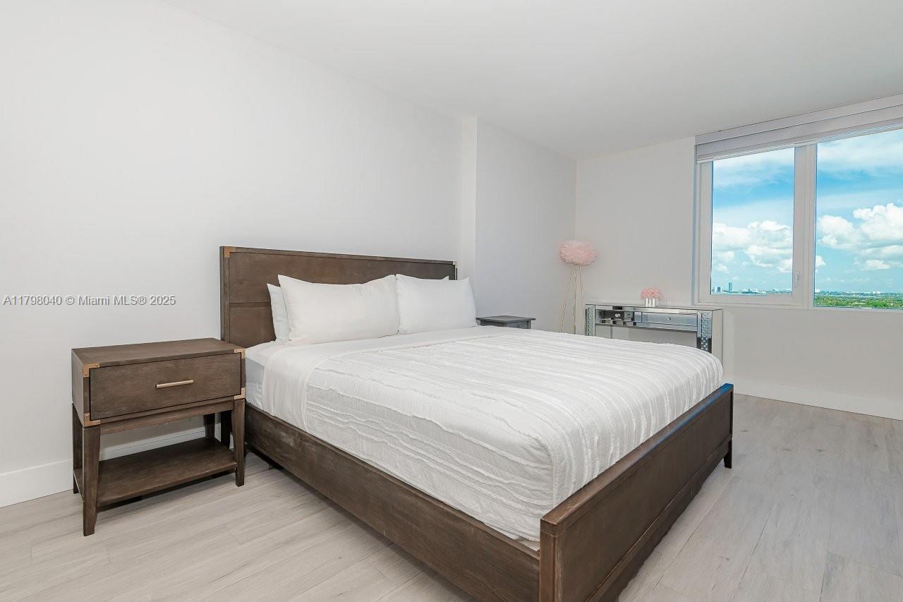 RONEY PALACE CONDO - Residential