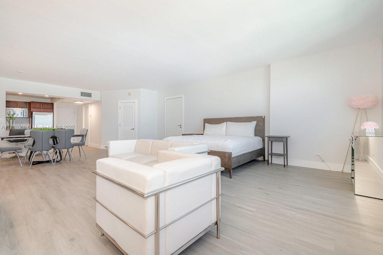 RONEY PALACE CONDO - Residential