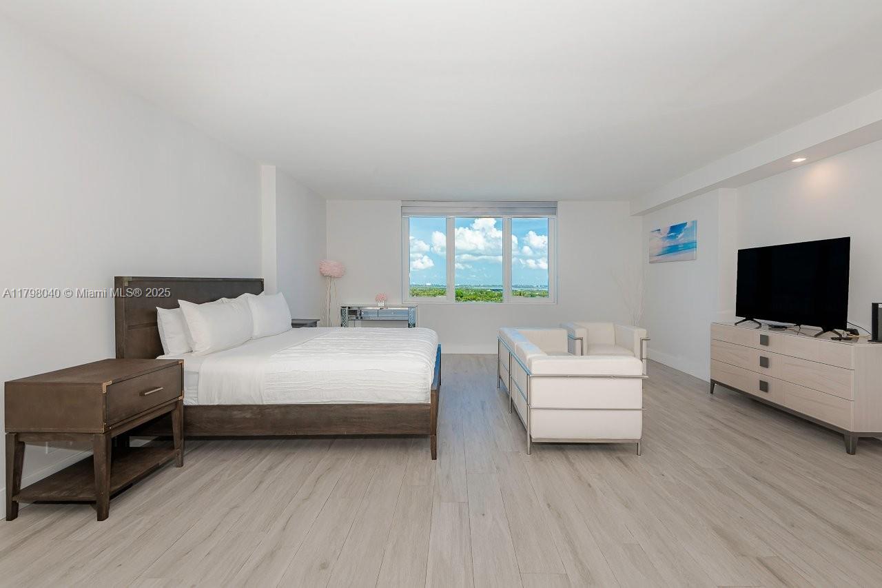 2301 Collins Ave 1531