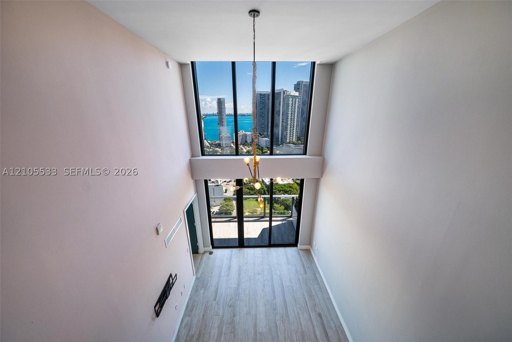 121 NE 34th St PH7
