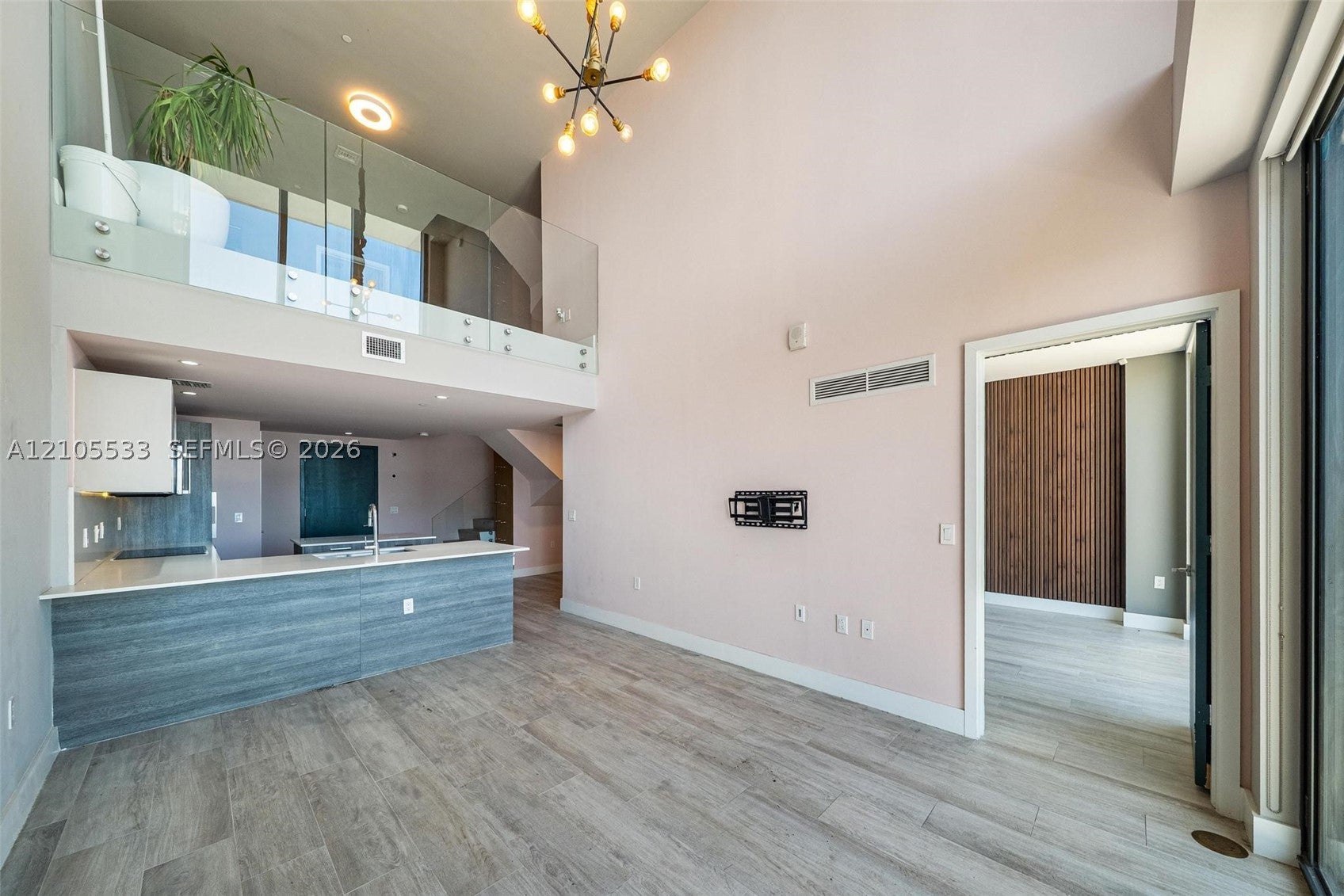 121 NE 34th St PH7