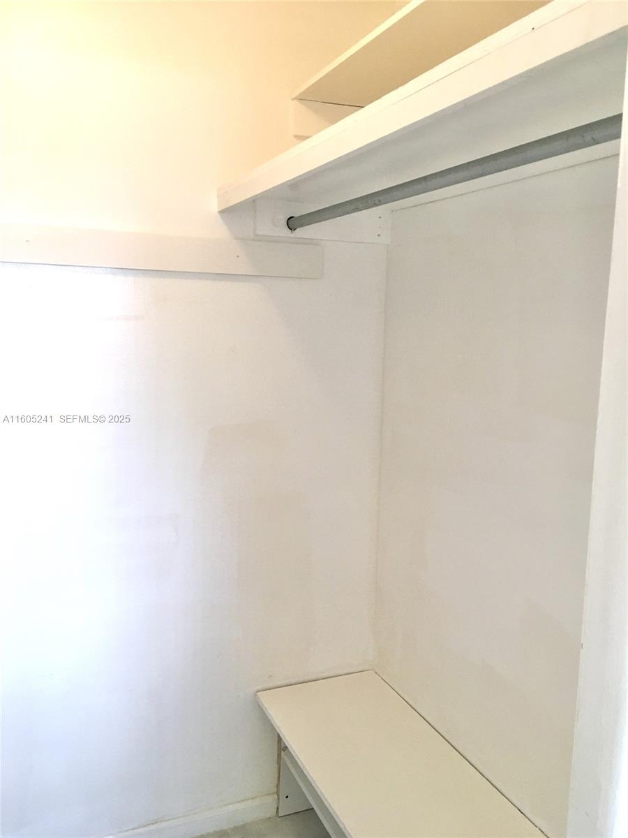 HOLLYBROOK GOLF AND TENNIS - Residential