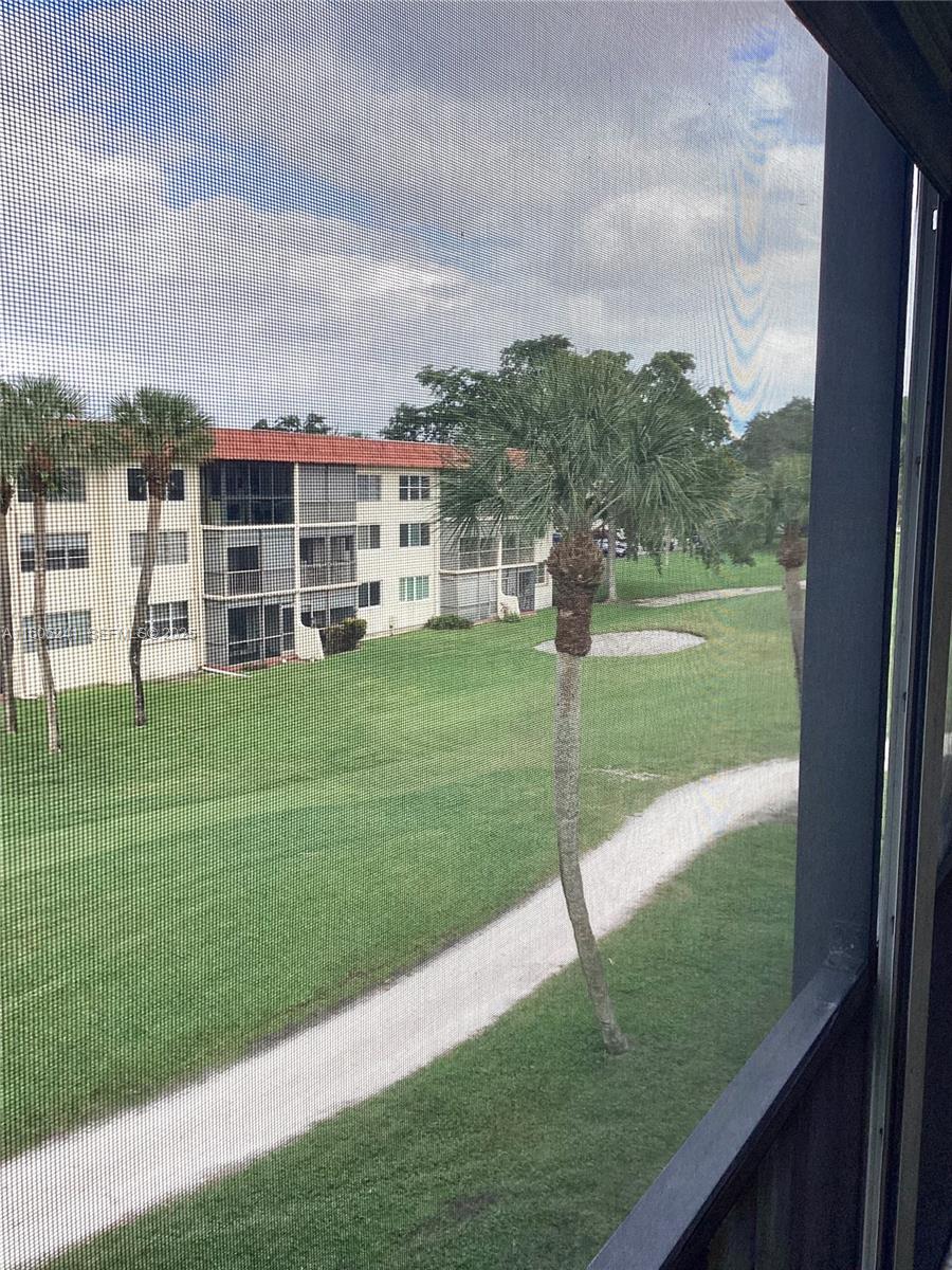 HOLLYBROOK GOLF AND TENNIS - Residential