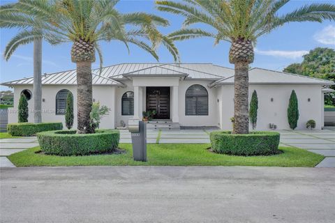 Photo of 2600 SW 128th Ct, Miami, FL 33175 (MLS # A11889962)
