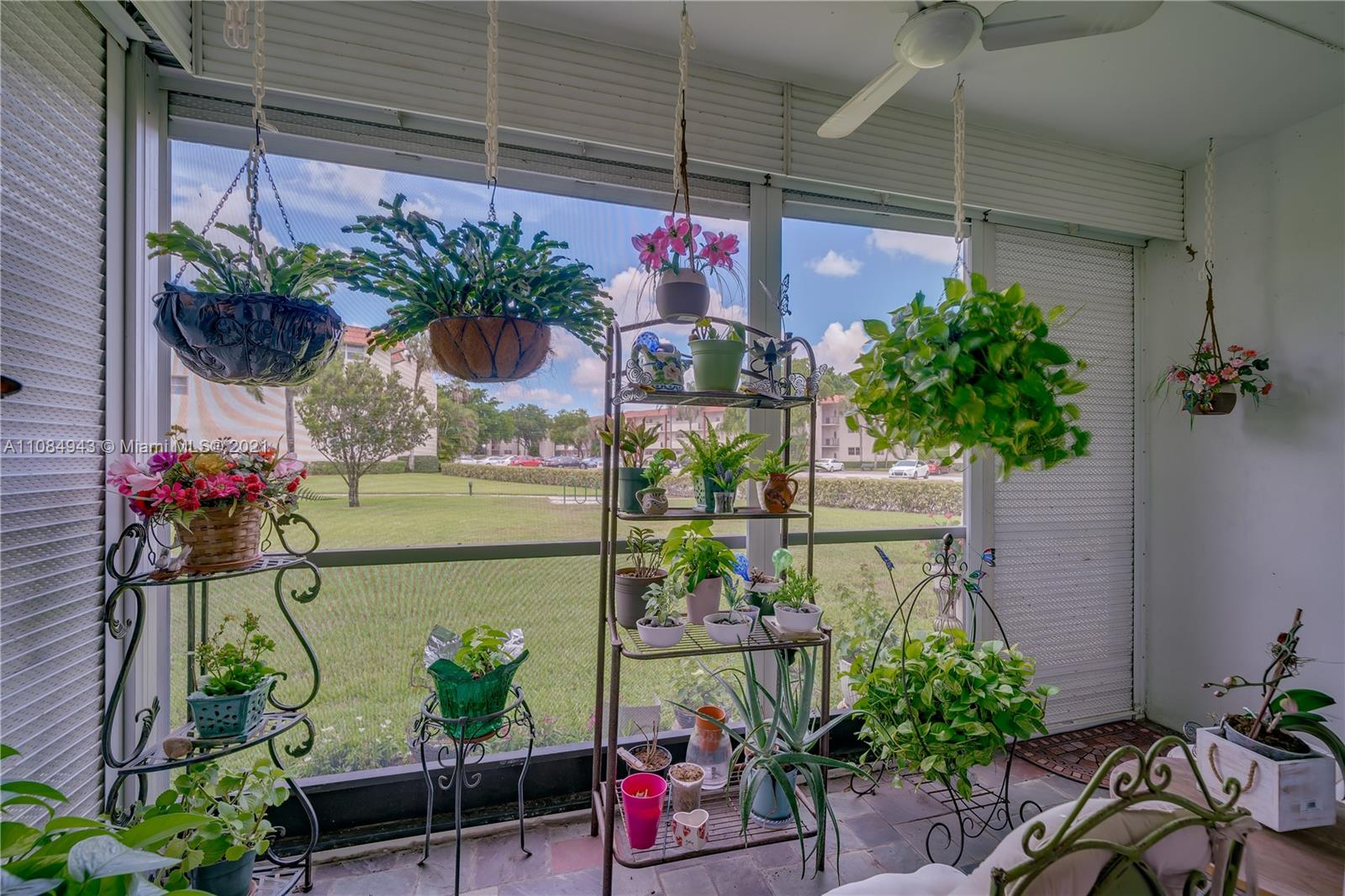 HOLLYBROOK GOLF & TENNIS - Residential