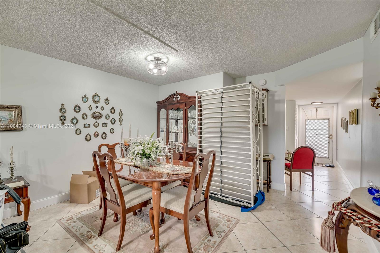 HOLLYBROOK GOLF & TENNIS - Residential