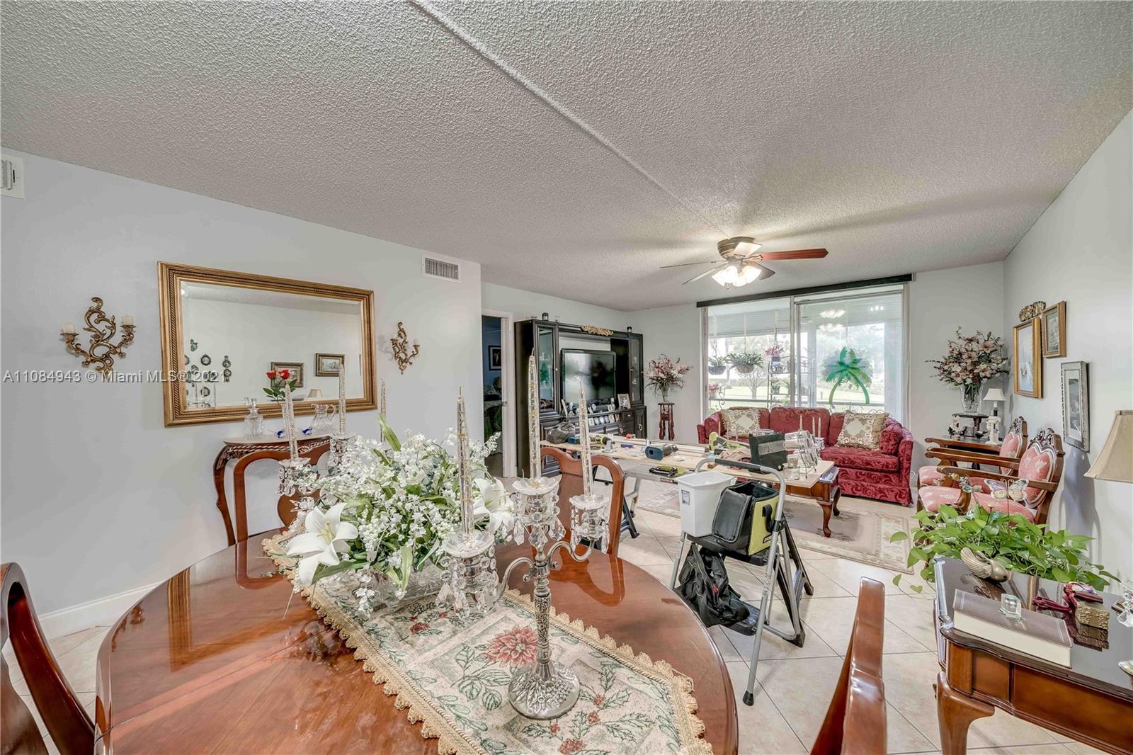 HOLLYBROOK GOLF & TENNIS - Residential