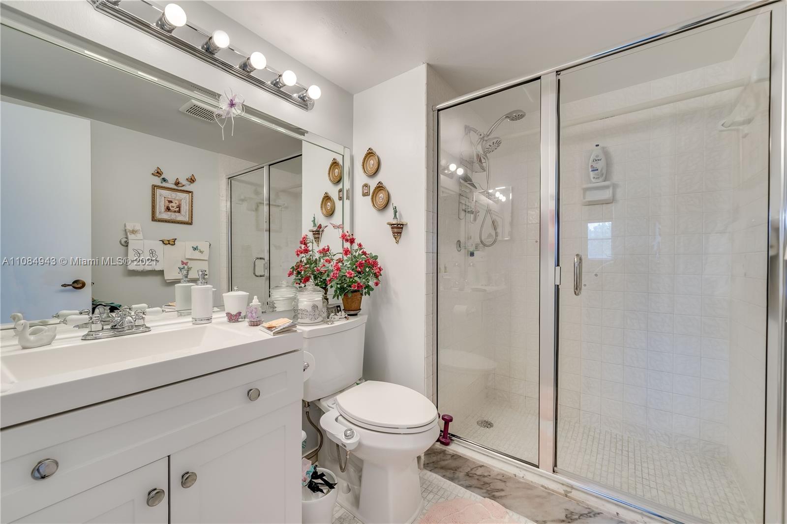 HOLLYBROOK GOLF & TENNIS - Residential