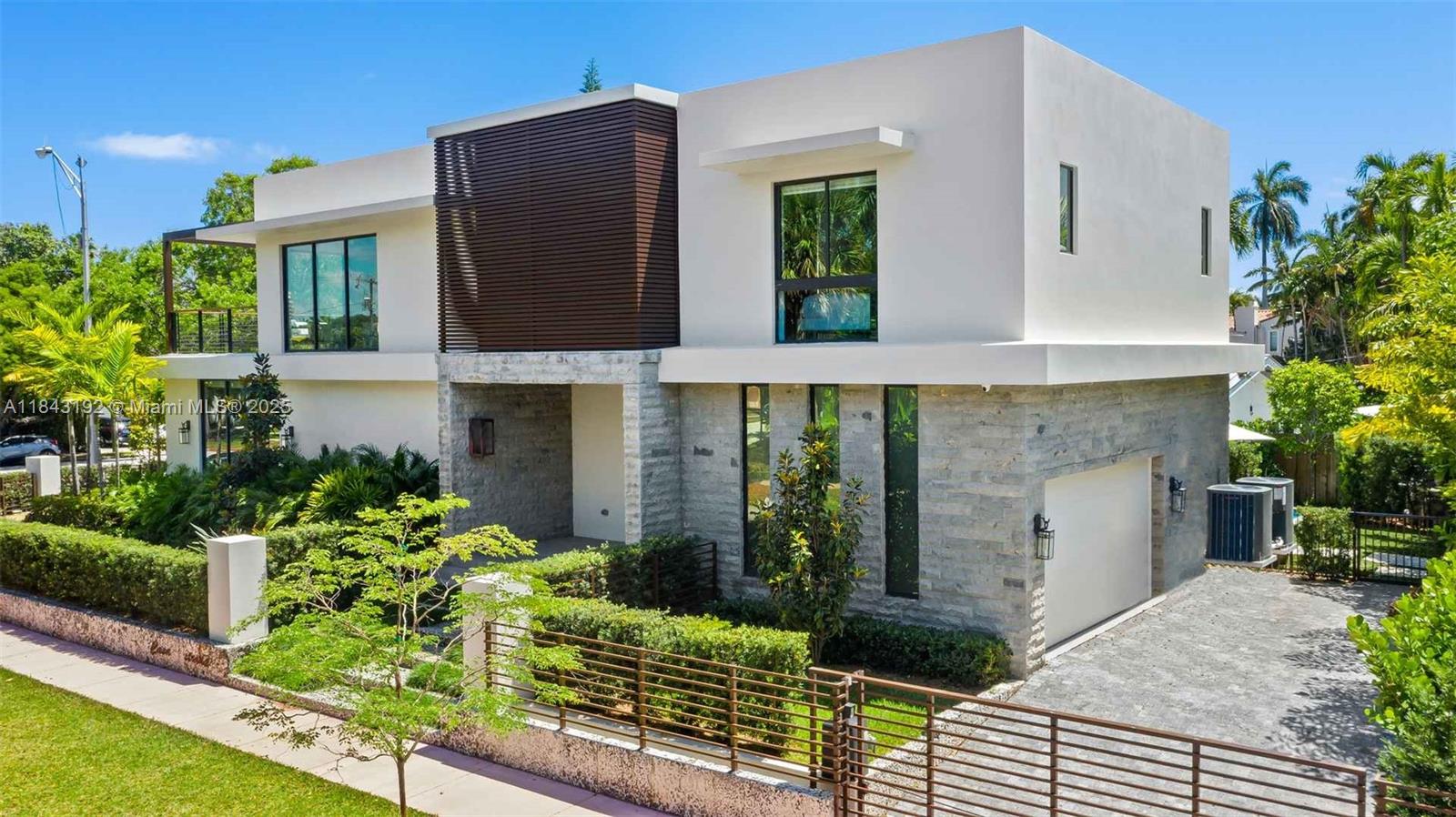 LA GORCE GOLF SUB - Residential