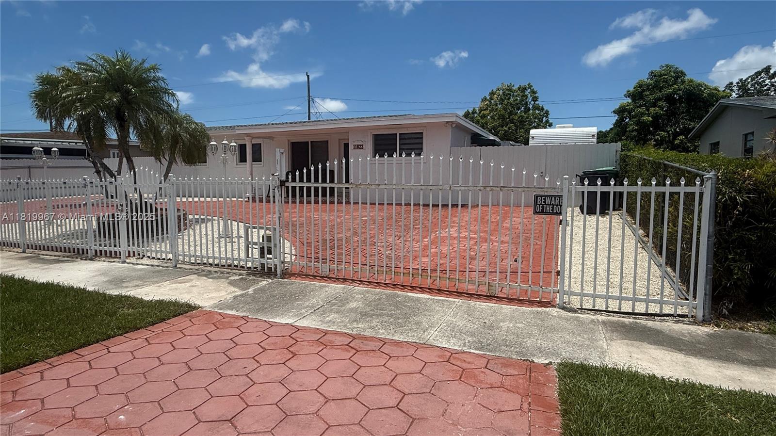 11822 SW 185th Ter .