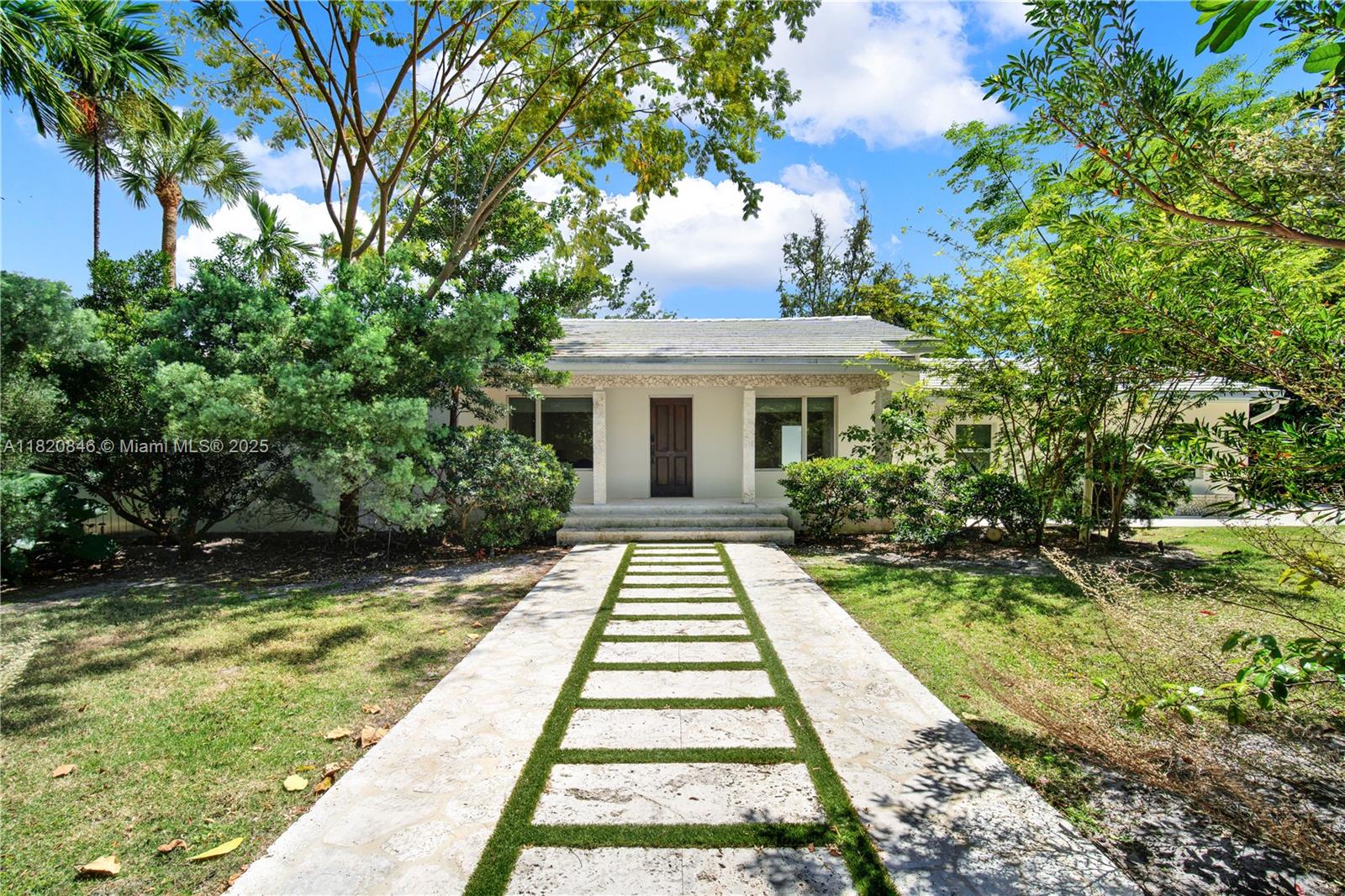 520 Bay Point Rd, Miami, Broward County, Florida - 4 Bedrooms  
3 Bathrooms - 
