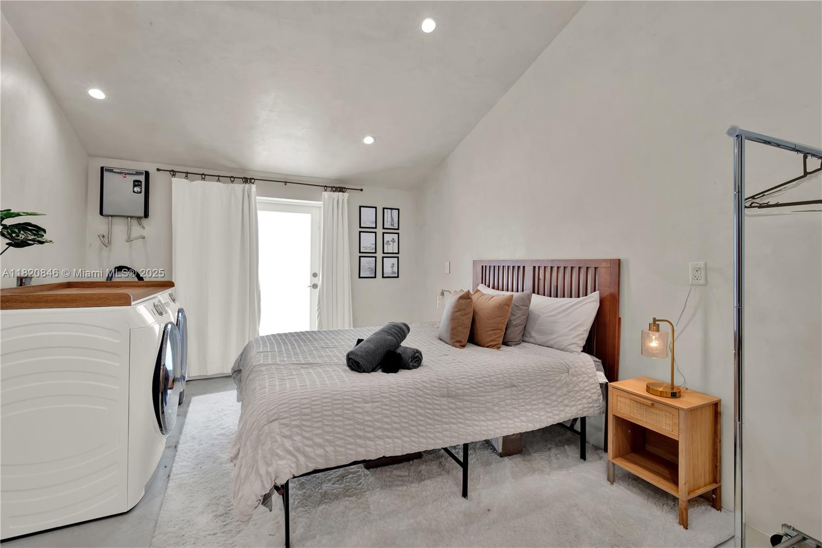 BAY POINT - Residential