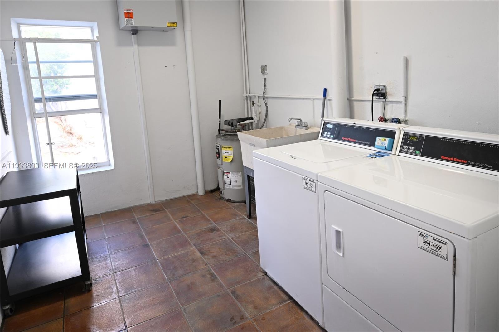 CASA LA QUINTA CONDO - Residential Lease