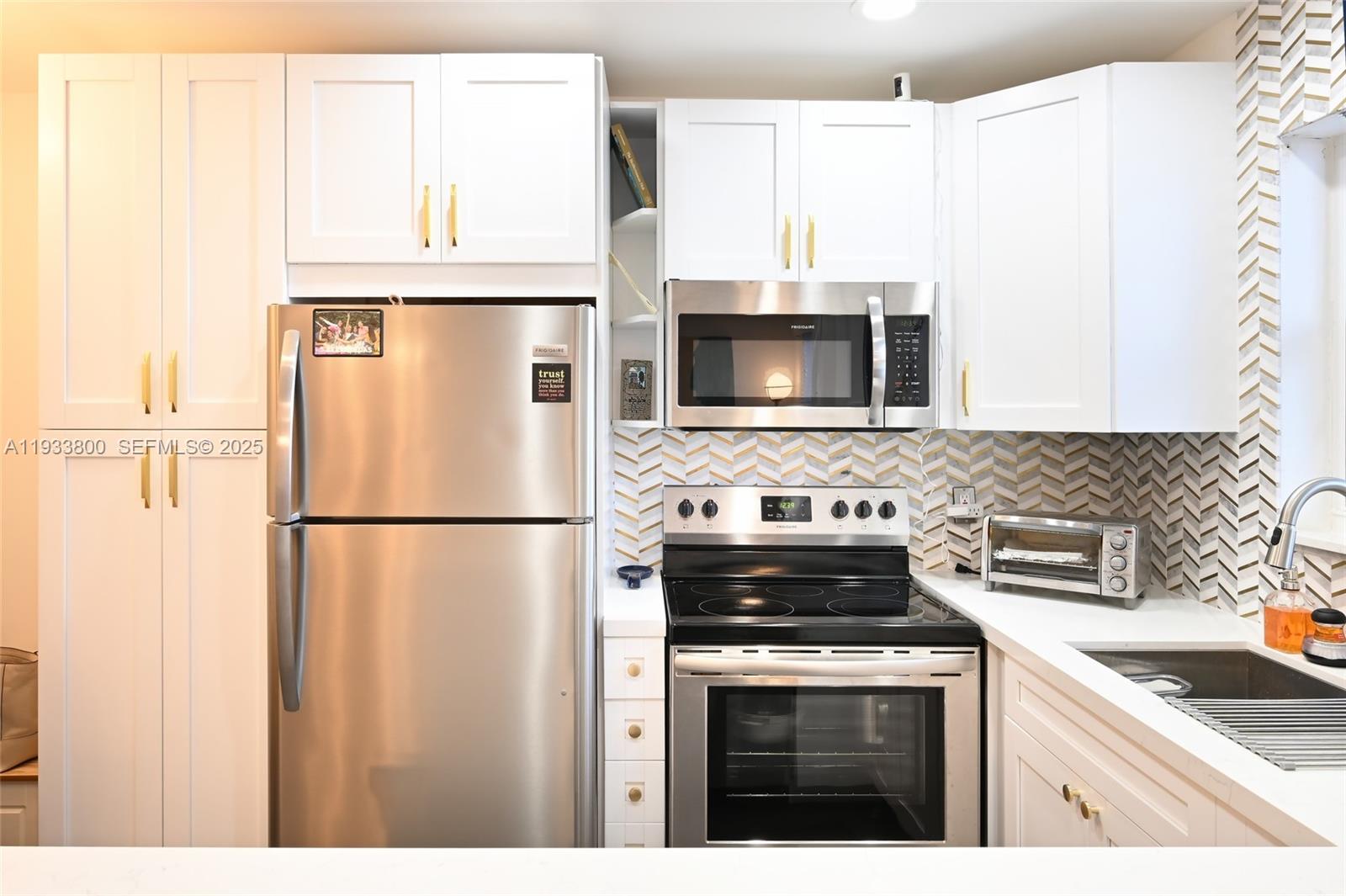 CASA LA QUINTA CONDO - Residential Lease