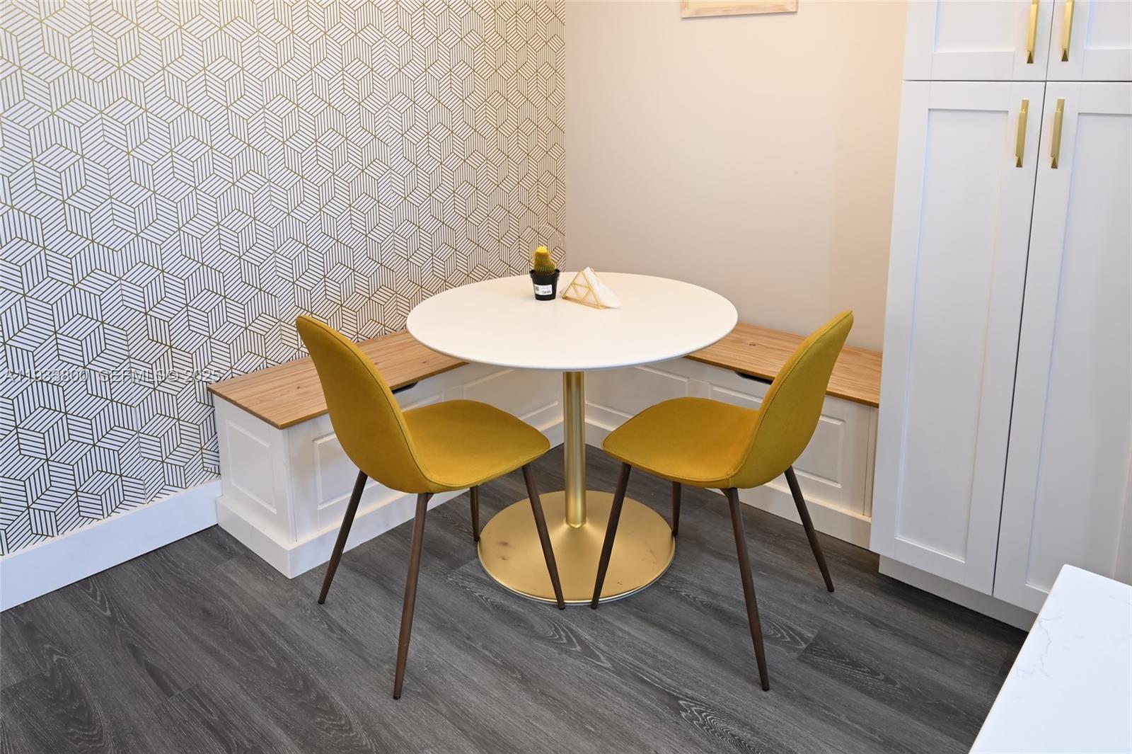 CASA LA QUINTA CONDO - Residential Lease