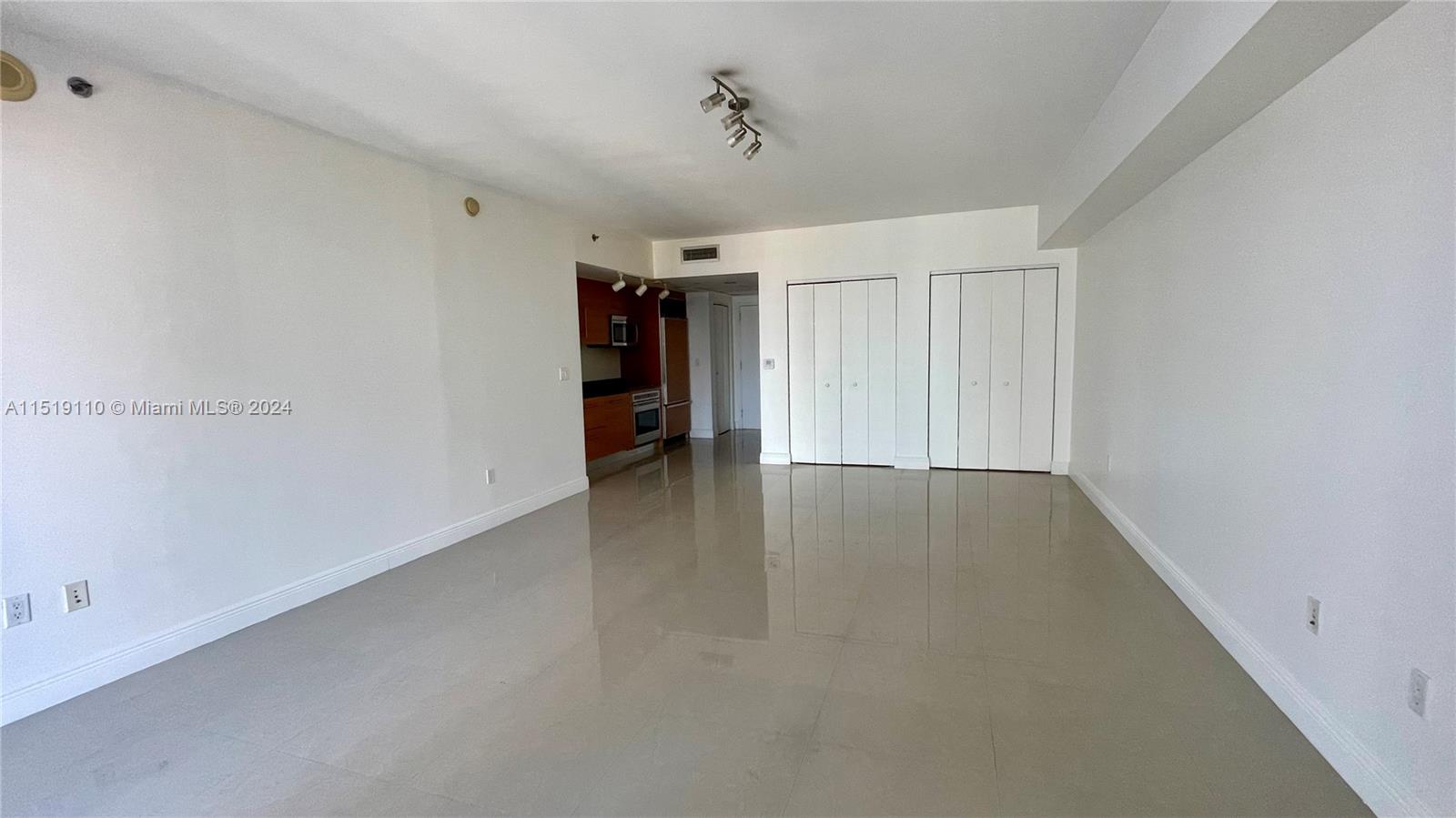 ICONBRICKELL CONDO NO 1 - Residential Lease