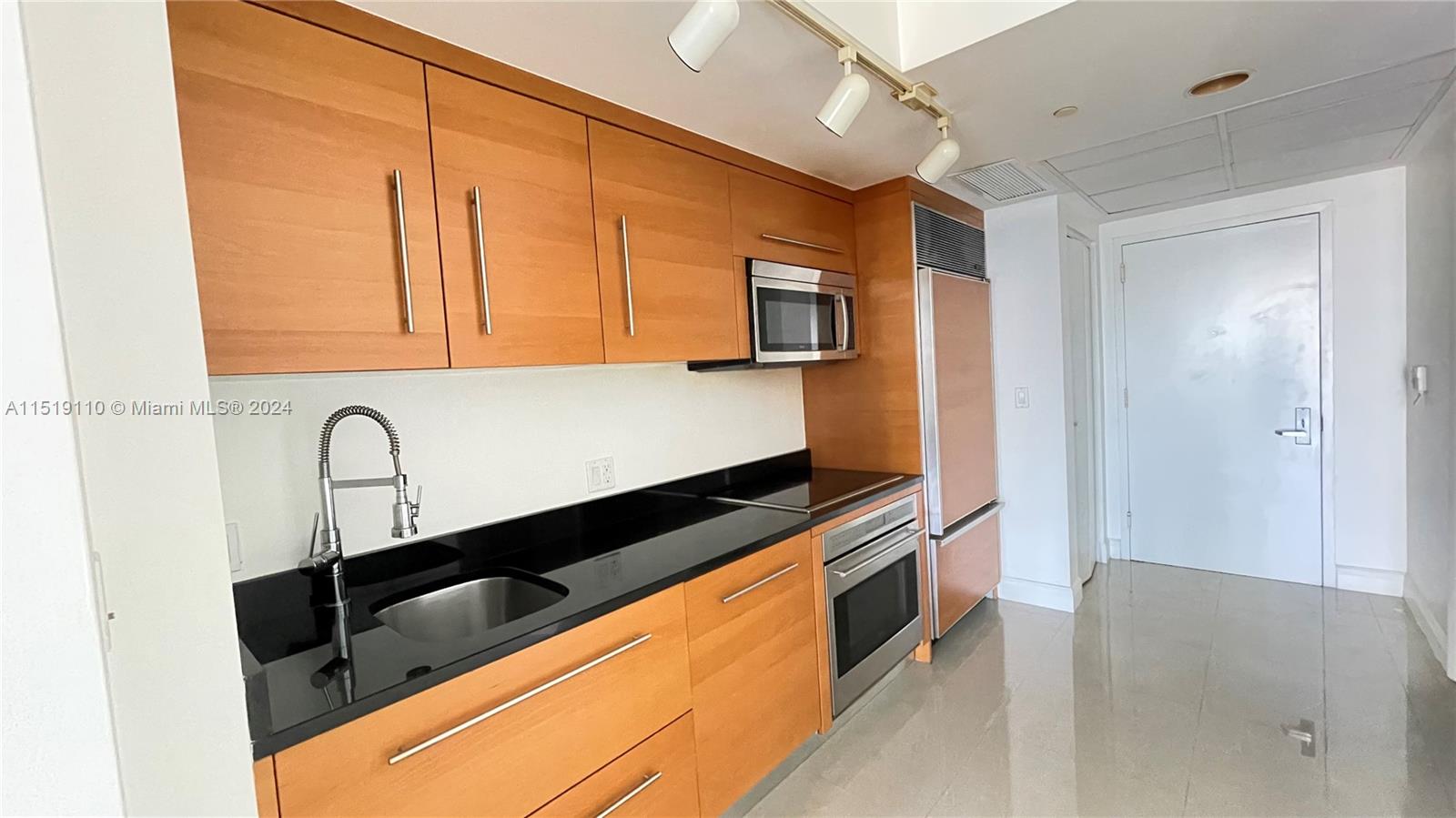 ICONBRICKELL CONDO NO 1 - Residential Lease