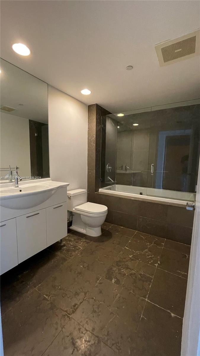 ICONBRICKELL CONDO NO 1 - Residential Lease